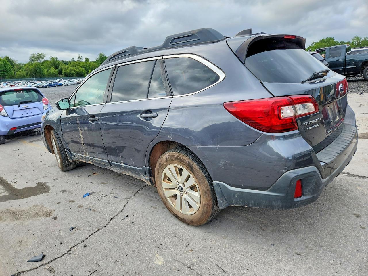 2019 Subaru Outback 2.5I Premium - Image 2