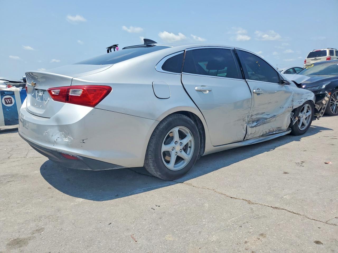 2018 Chevrolet Malibu Ls - Image 3