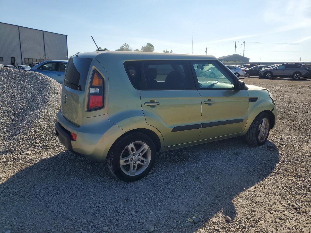 2011 Kia Soul + - Image 3