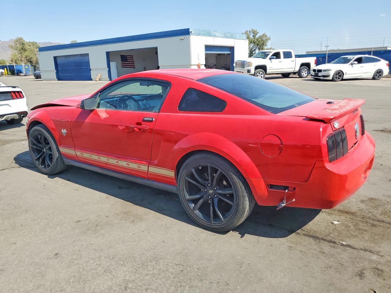 2009 Ford Mustang - Фото 2