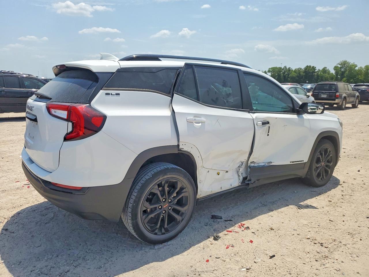 2022 GMC Terrain Sle - Image 3