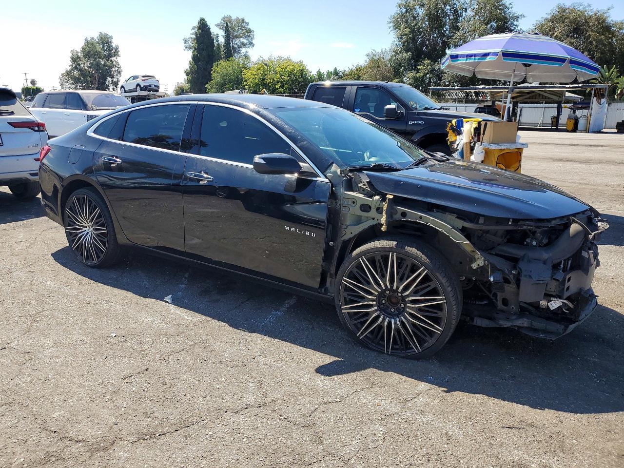 2017 Chevrolet Malibu Premier - Фото 4