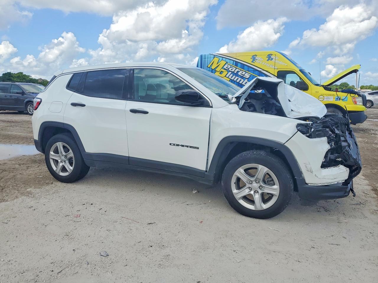 2023 Jeep Compass Sport - Фото 4