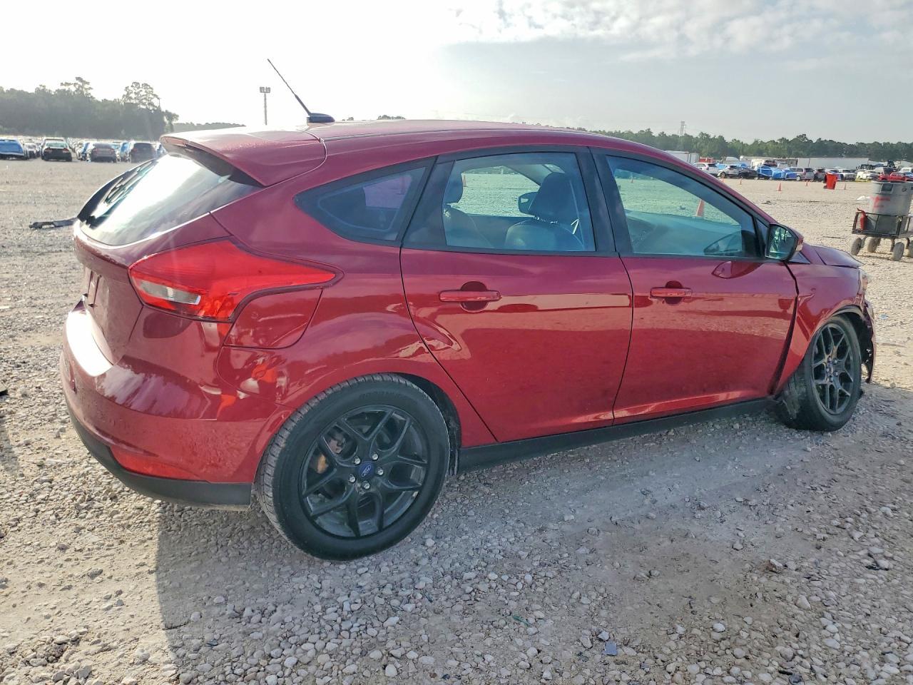 2016 Ford Focus Se - Фото 3