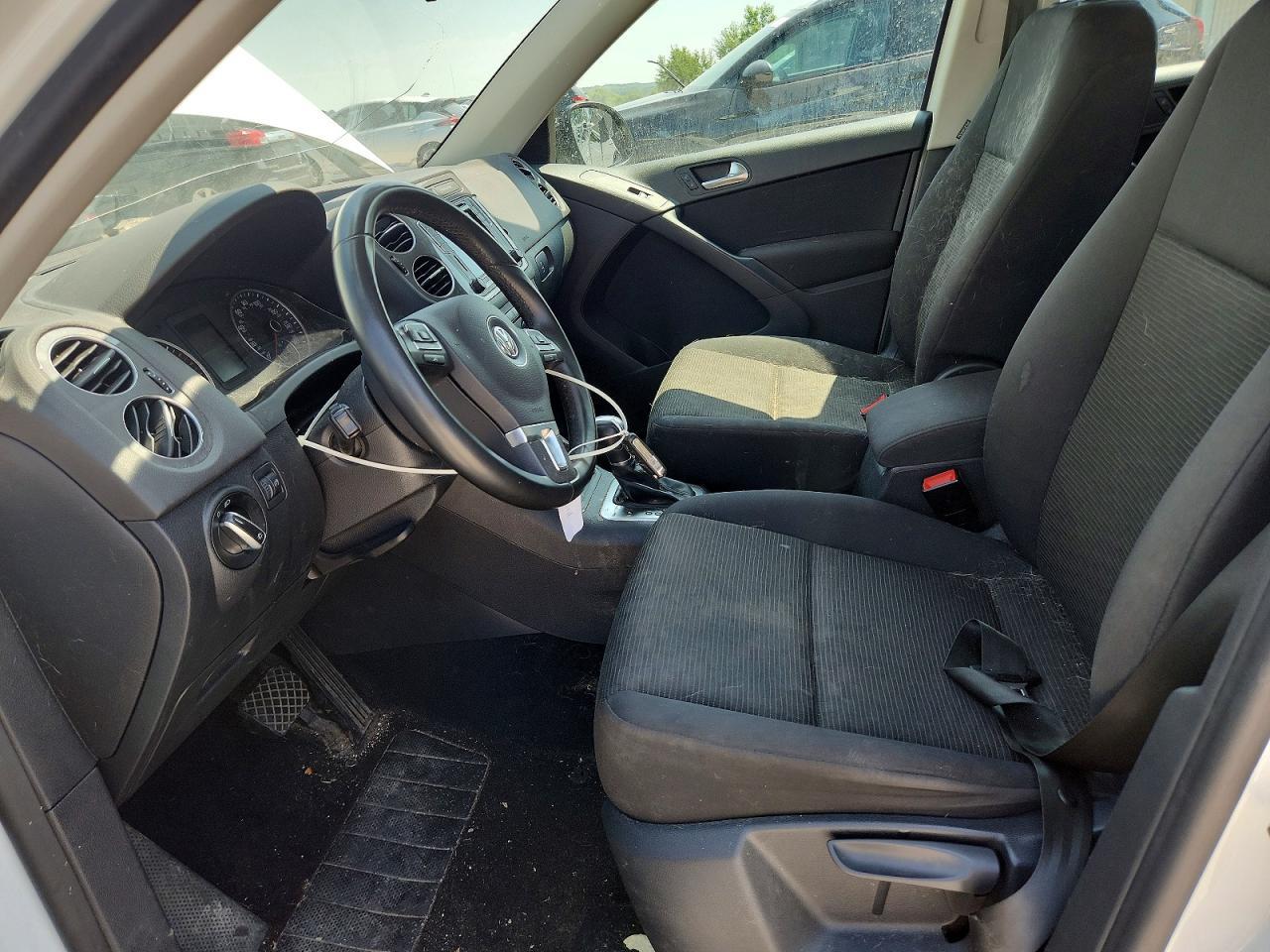 2017 Volkswagen Tiguan S - Фото 7