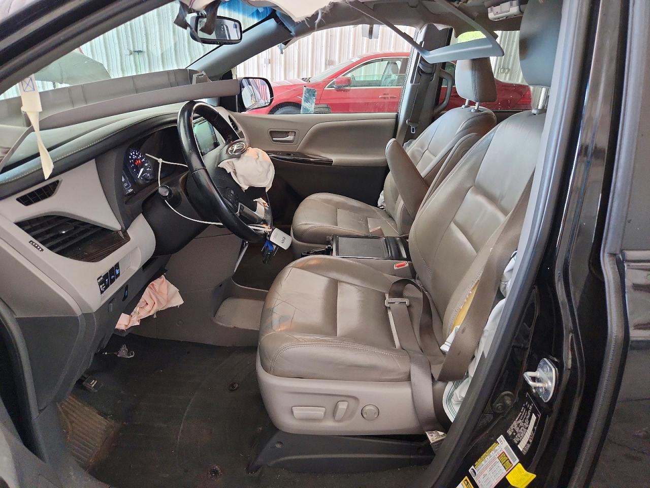 2015 Toyota Sienna Xle 8-Passenger - Фото 7