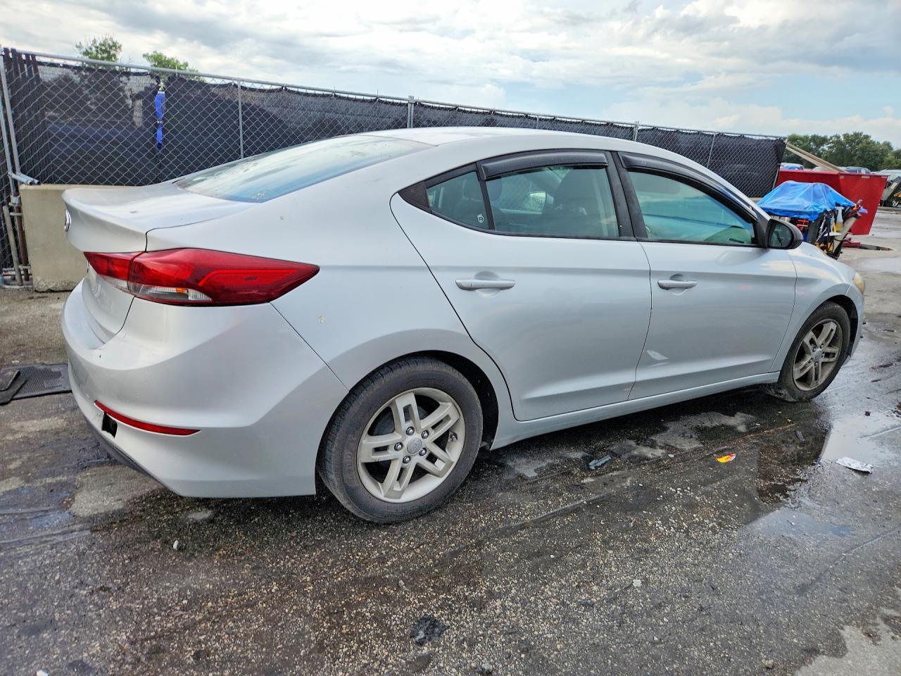 2018 Hyundai Elantra Se - Image 3