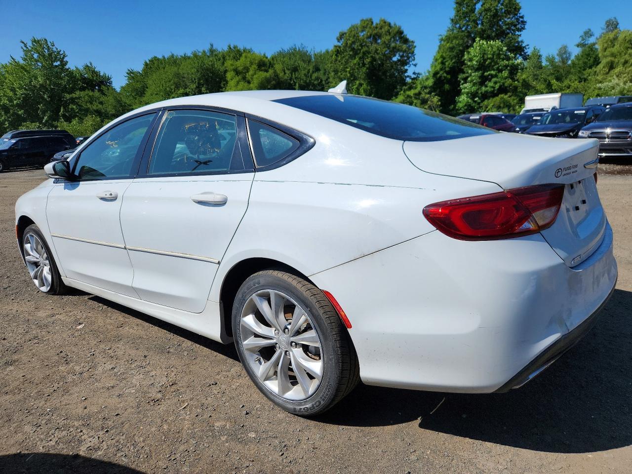 2016 Chrysler 200 S - Фото 2