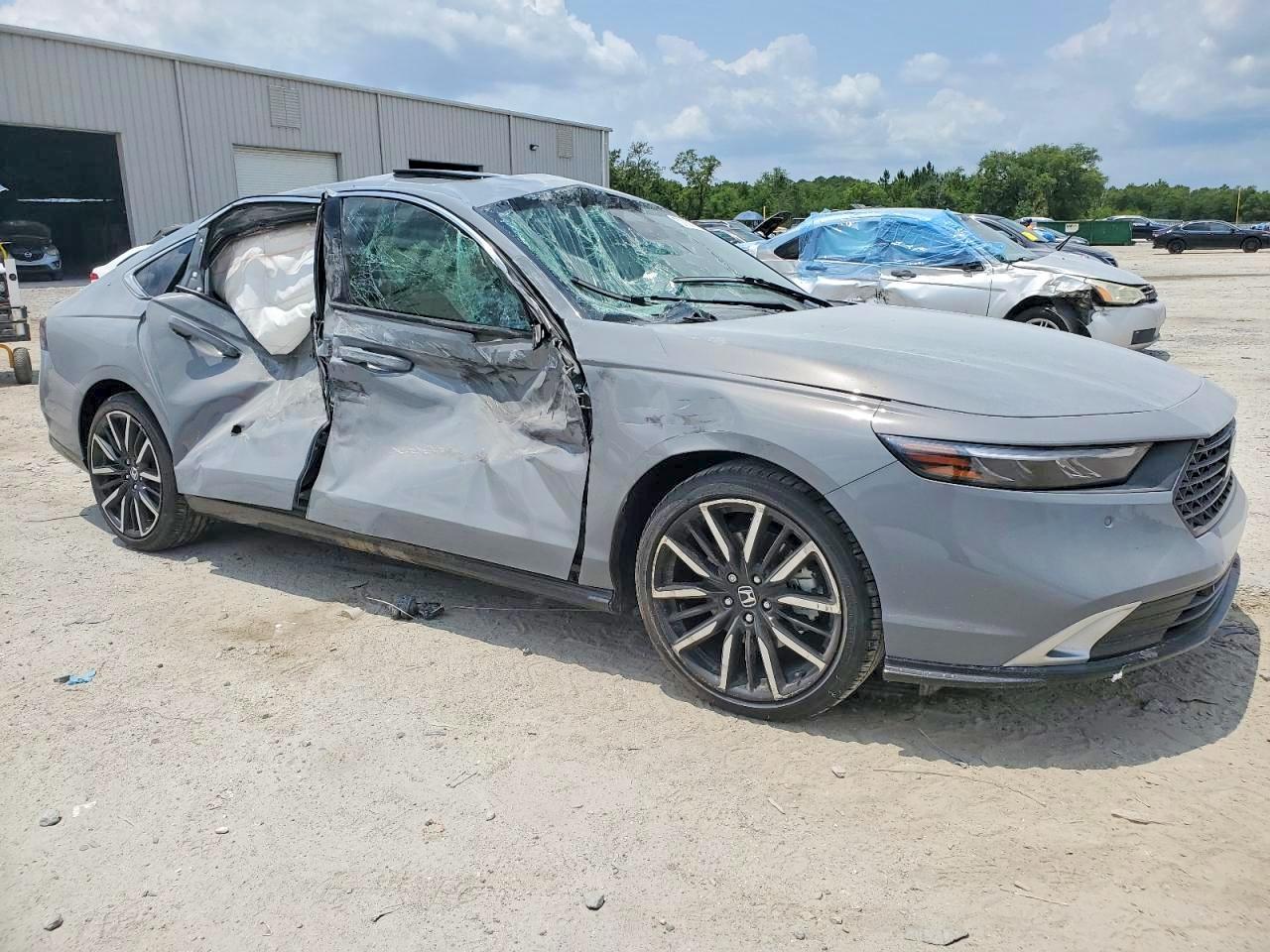 2024 Honda Accord Touring Hybrid - Image 4
