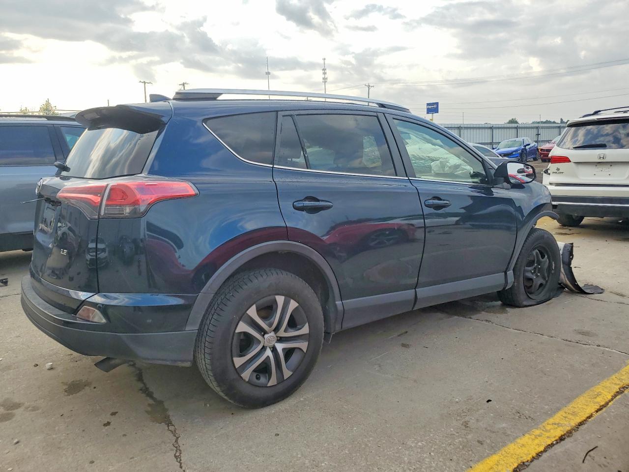 2018 Toyota Rav4 Le - Фото 3