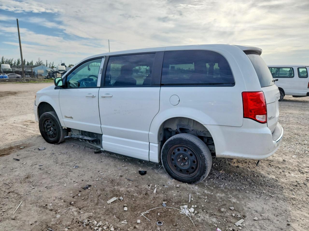 2018 Dodge Grand Caravan Se - Фото 2