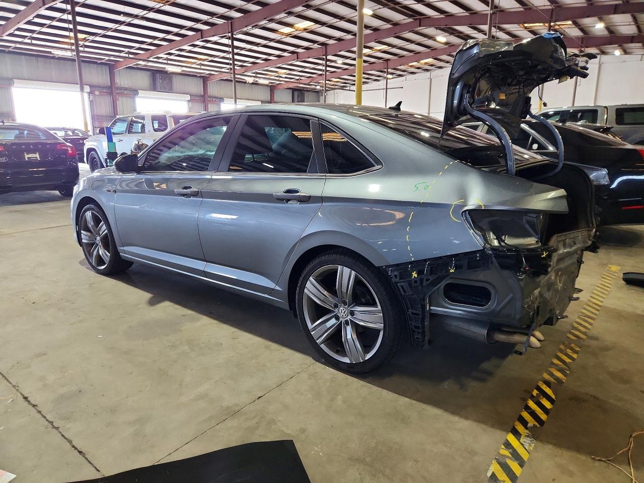 2019 Volkswagen Jetta S/Se/R-Line - Фото 2
