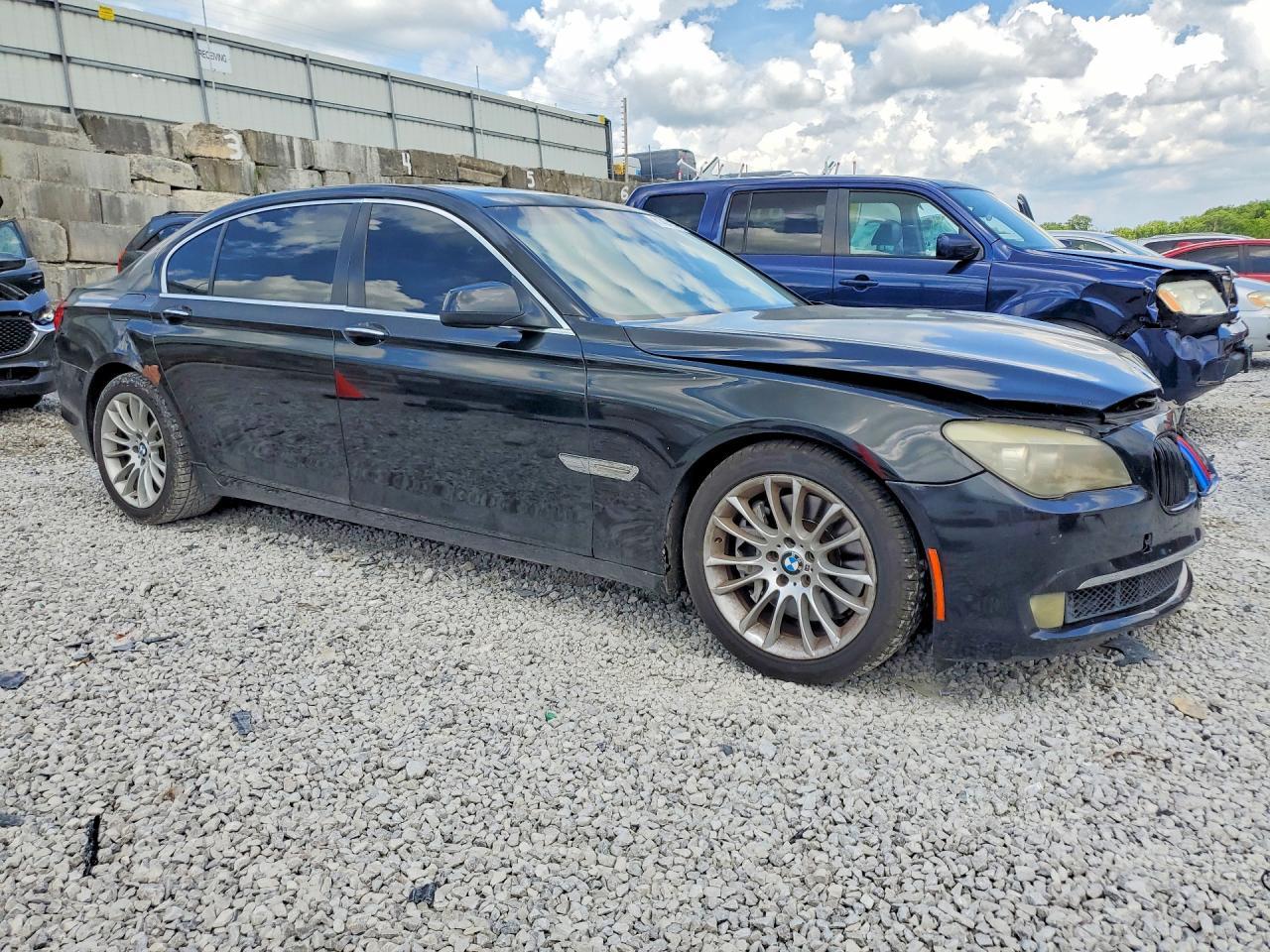 2010 BMW 750 Li - Фото 4