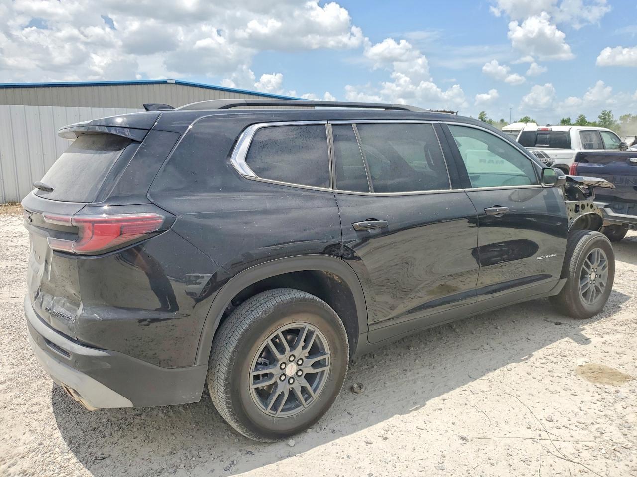 2025 GMC Acadia Elevation - Image 3