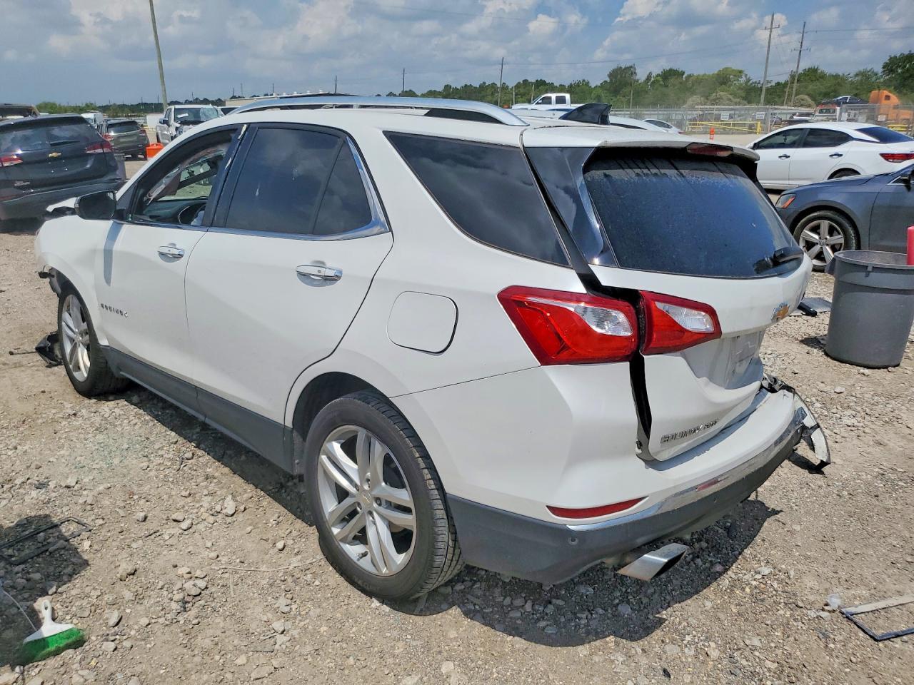 2019 Chevrolet Equinox Premier - Image 2