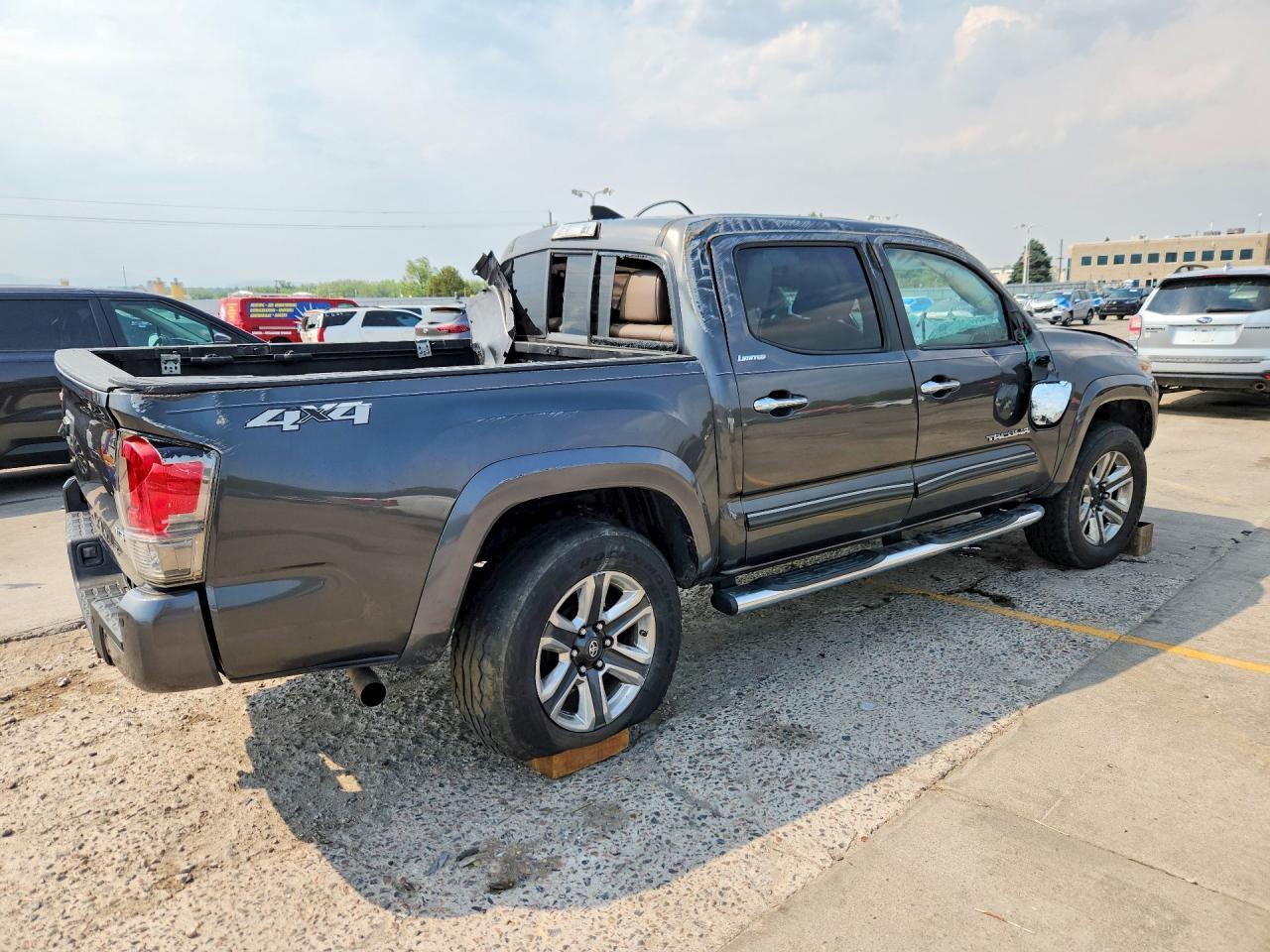 2016 Toyota Tacoma Limited - Фото 3