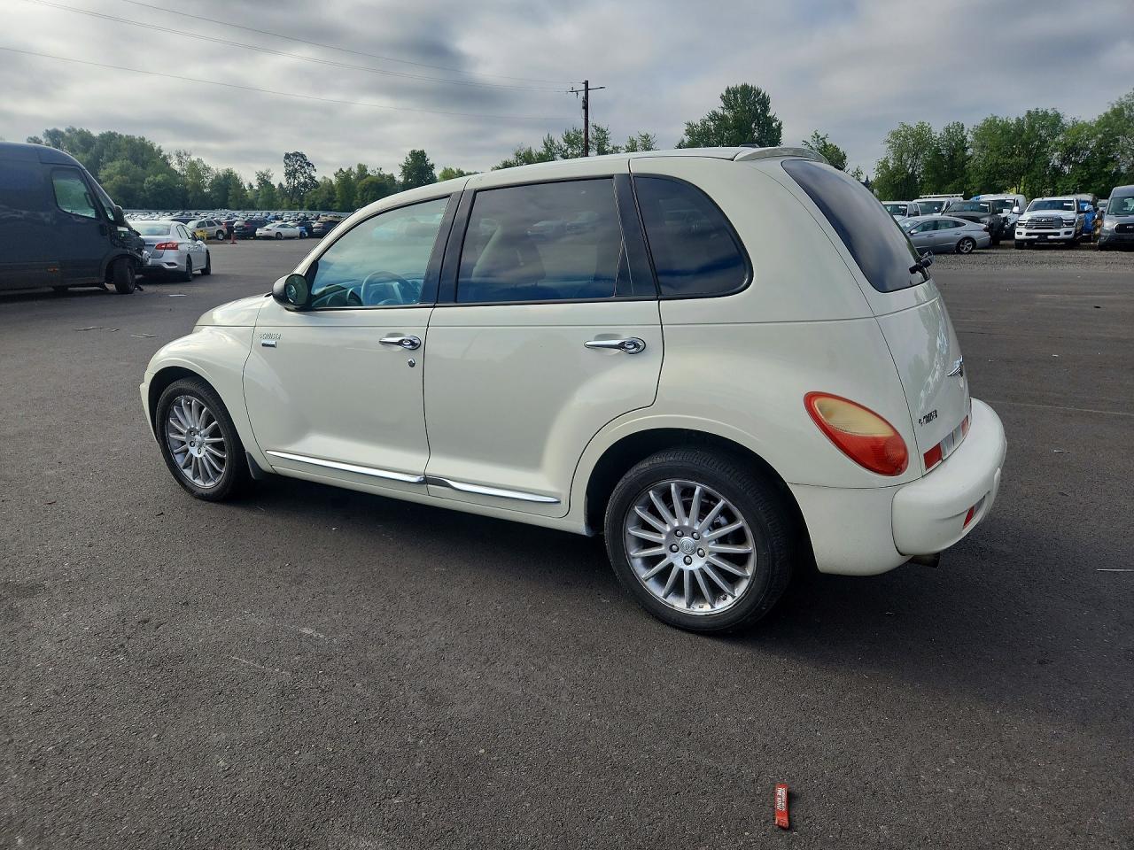 2008 Chrysler Pt Cruiser Touring - Image 2