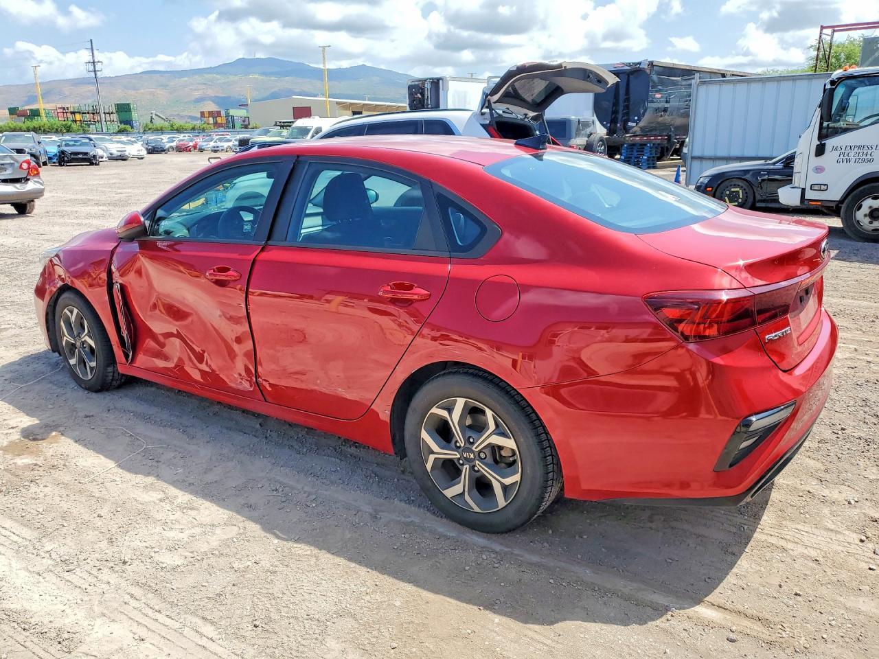 2021 Kia Forte Lxs - Image 2