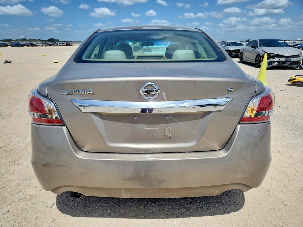2015 Nissan Altima 2.5 S - Фото 6