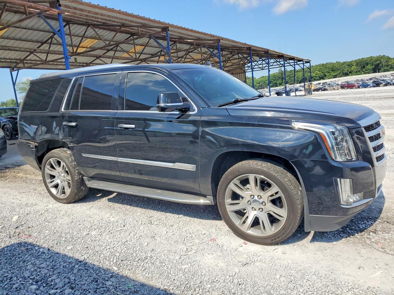 2015 Cadillac Escalade Luxury - Image 4