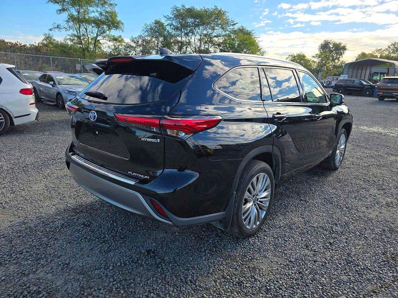 2023 Toyota Highlander Hybrid Platinum - Фото 4
