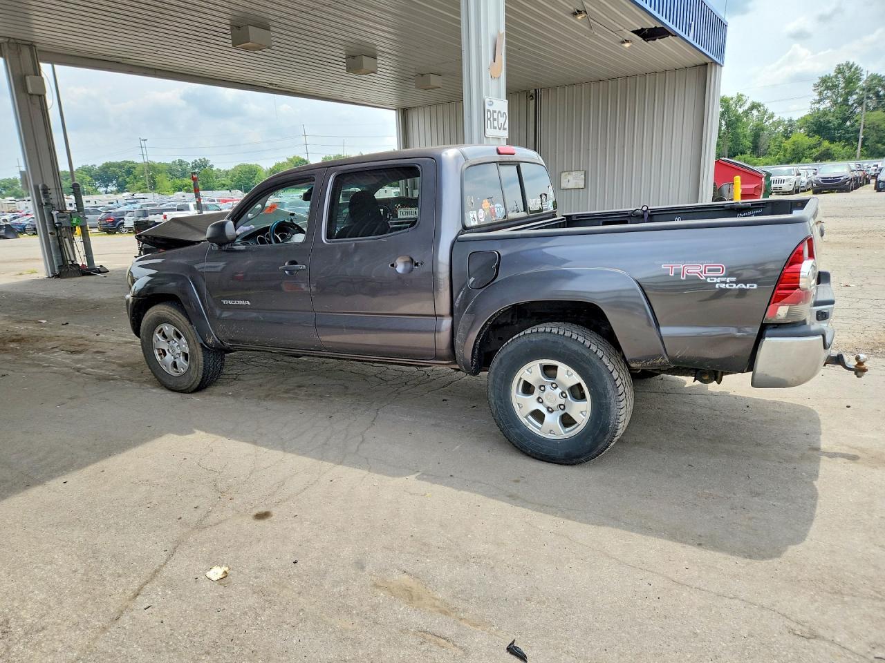 2011 Toyota Tacoma V6 - Image 2