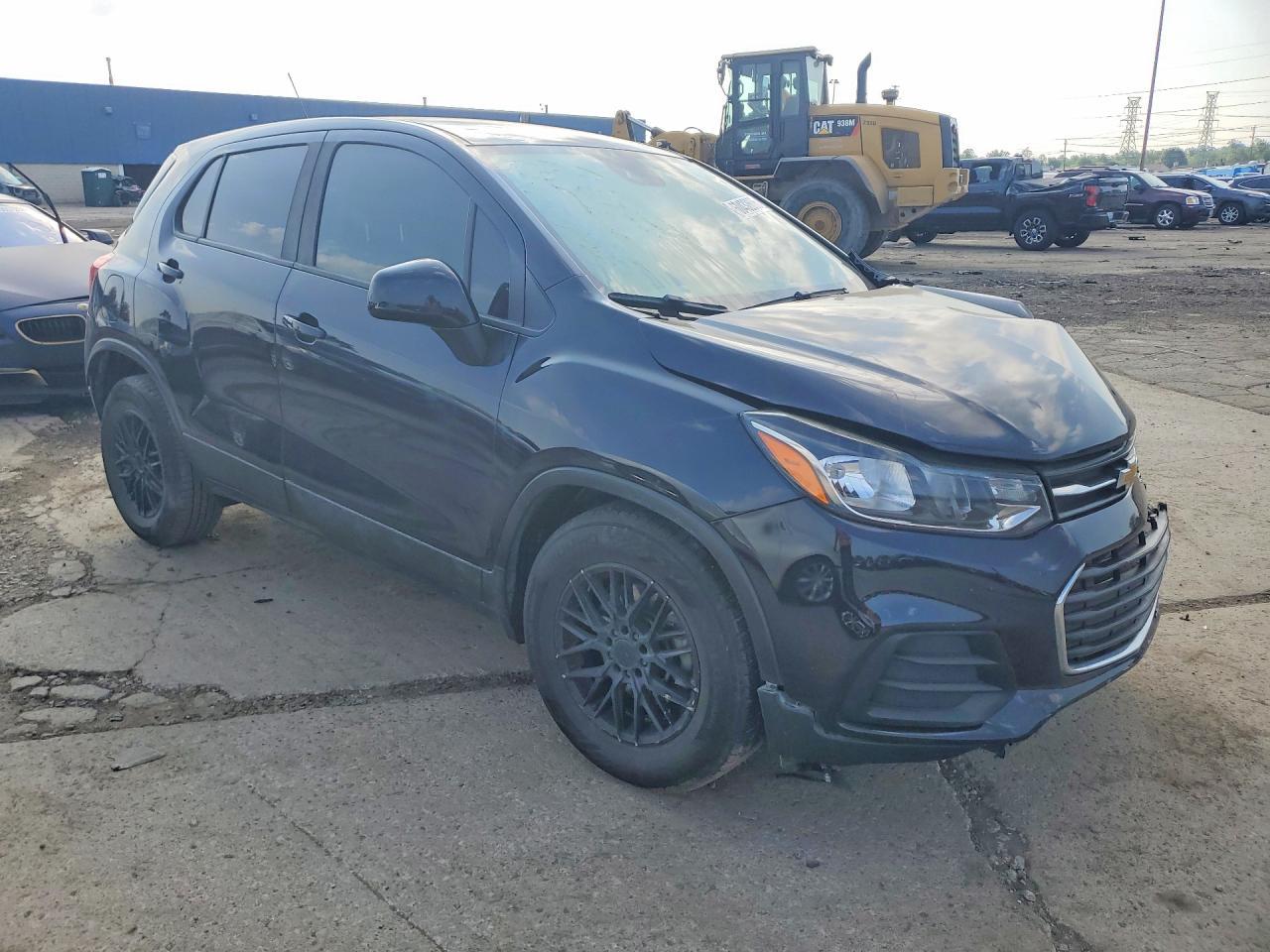 2022 Chevrolet Trax Ls - Фото 4