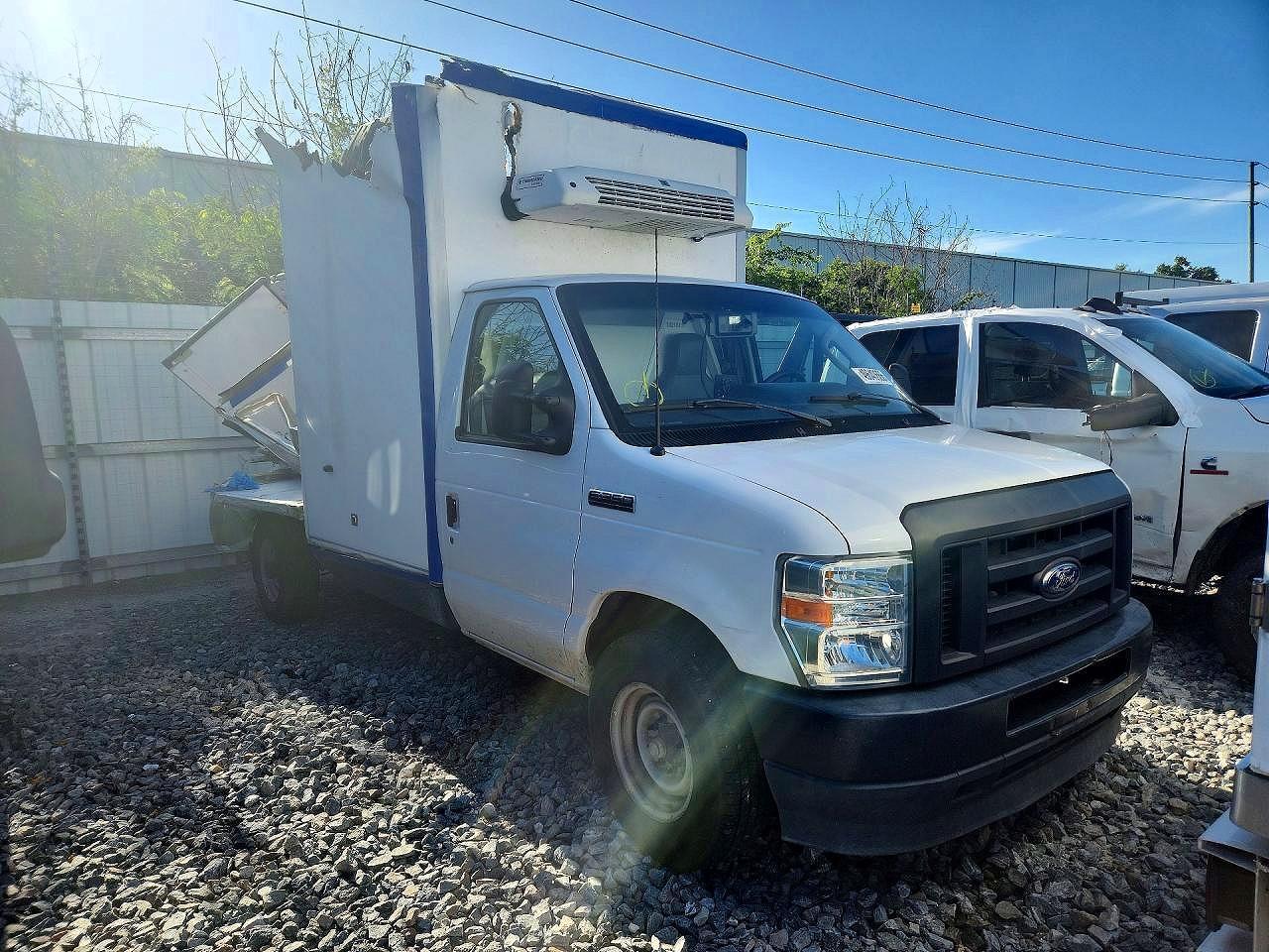 2023 Ford Econoline E350 Super Duty Van - Фото 4