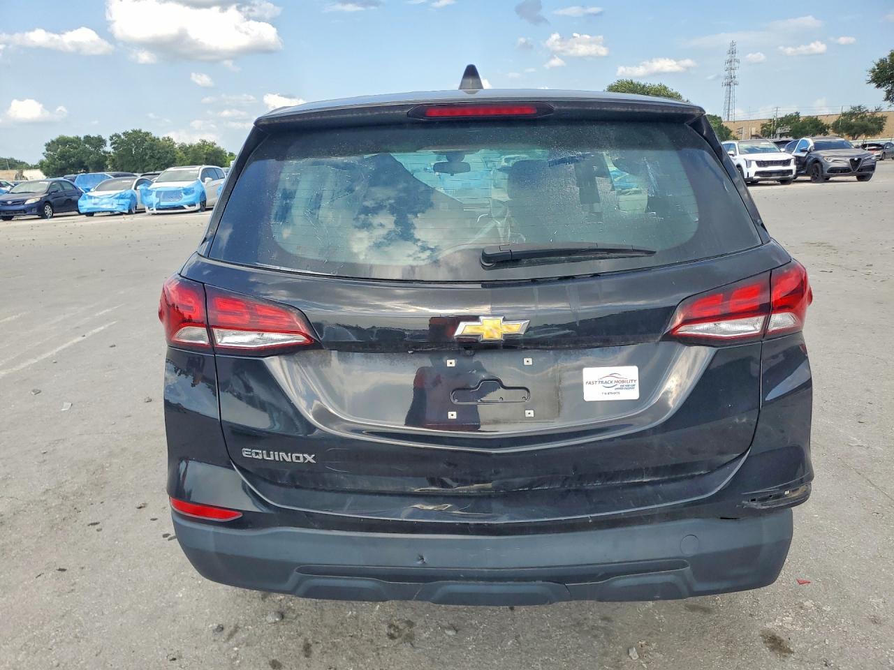 2022 Chevrolet Equinox Ls - Фото 6