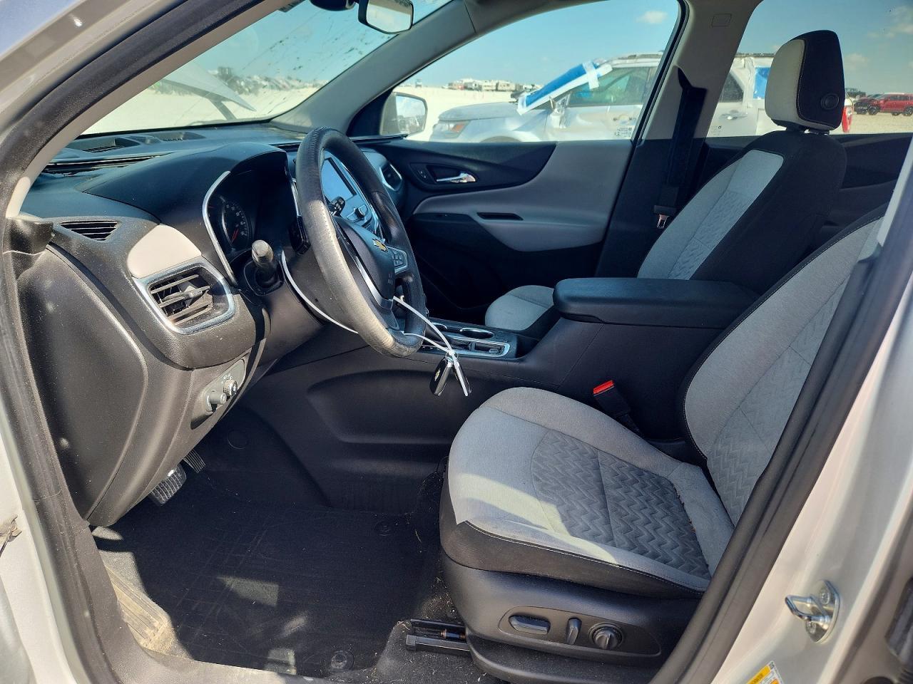 2022 Chevrolet Equinox Ls - Image 7