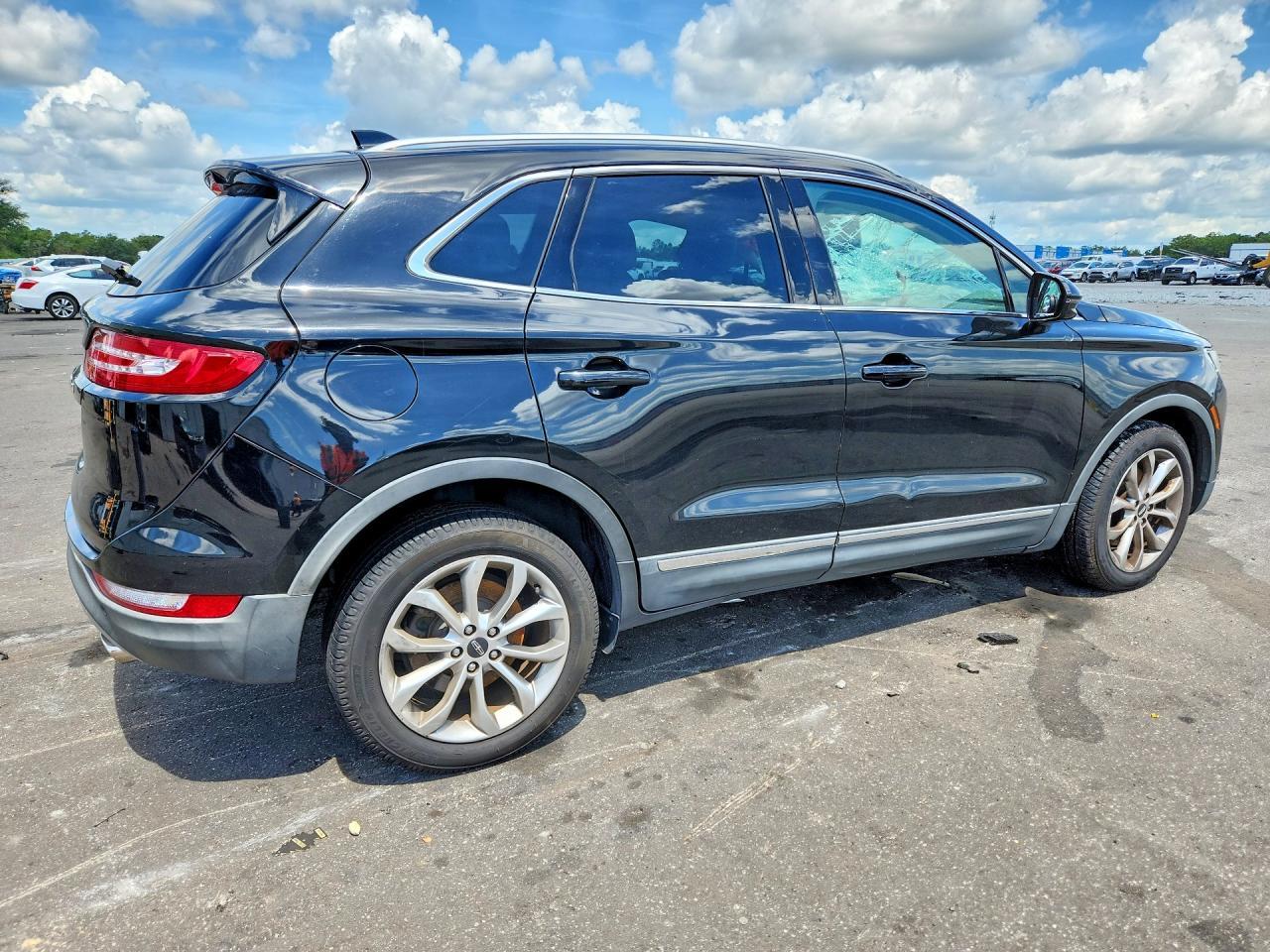 2017 Lincoln Mkc Select - Image 3
