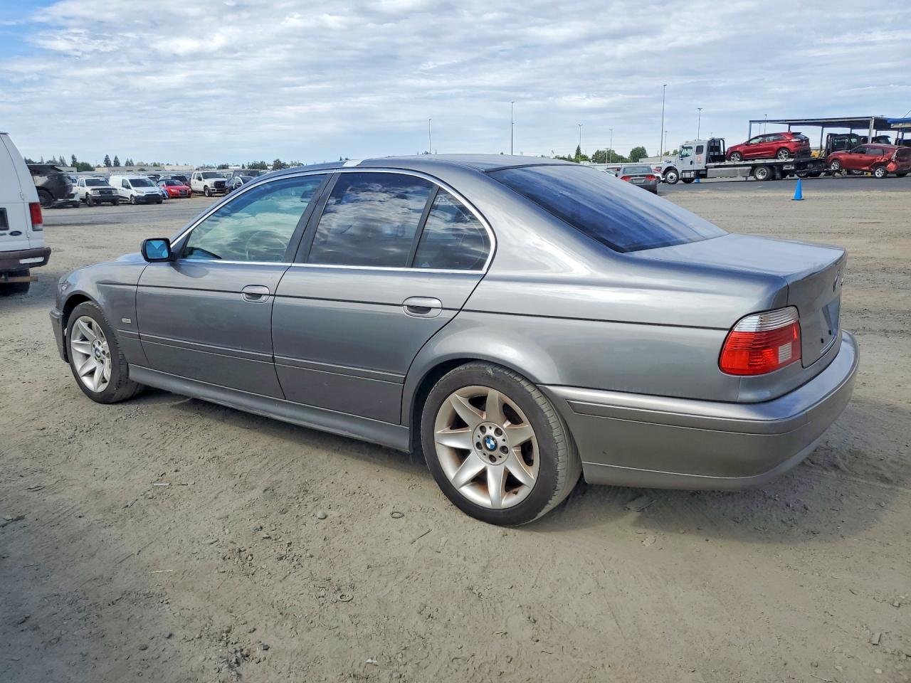2002 BMW 525 I Automatic - Image 2