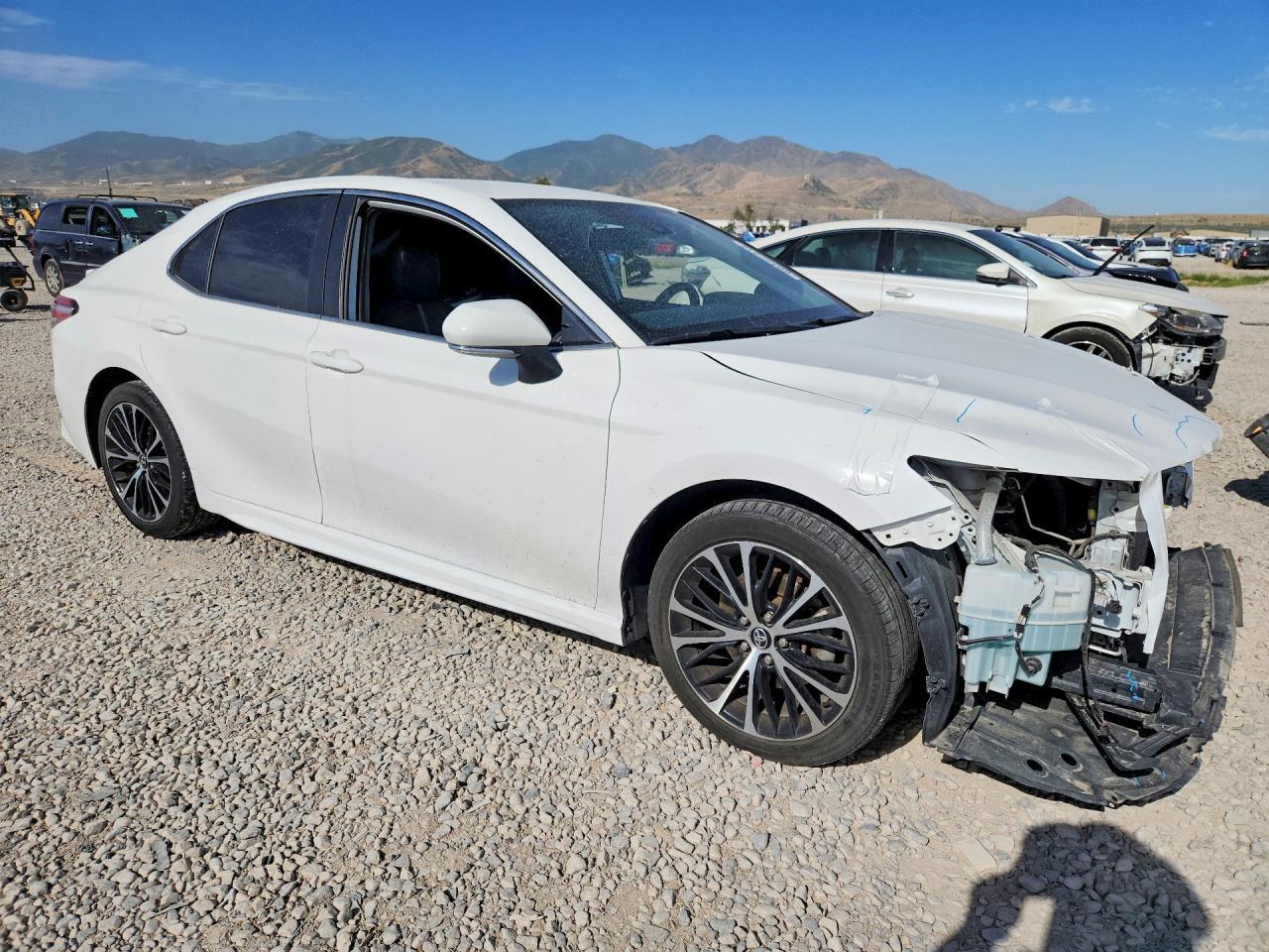 2020 Toyota Camry Se - Image 4