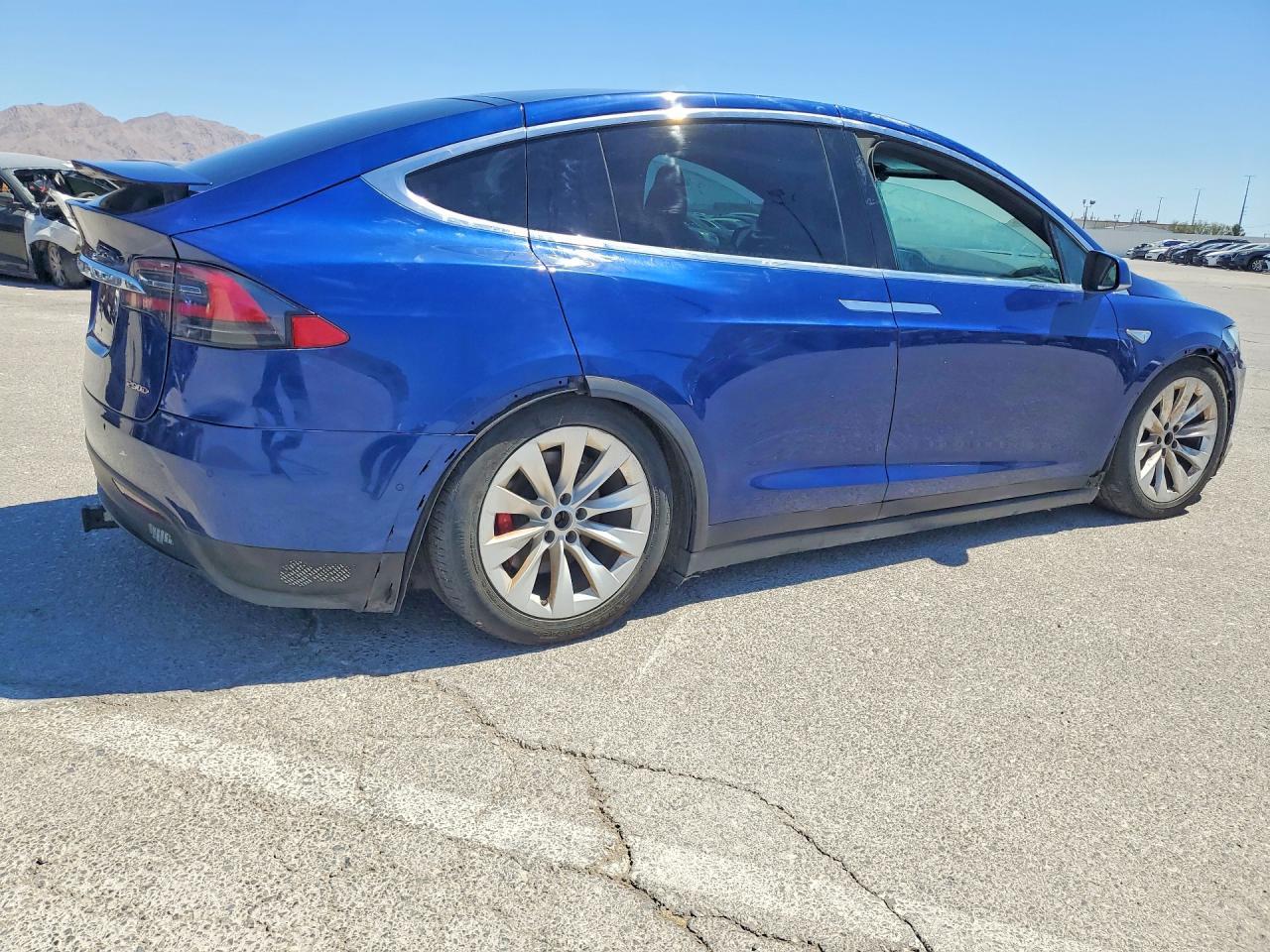 2016 Tesla Model X - Фото 3