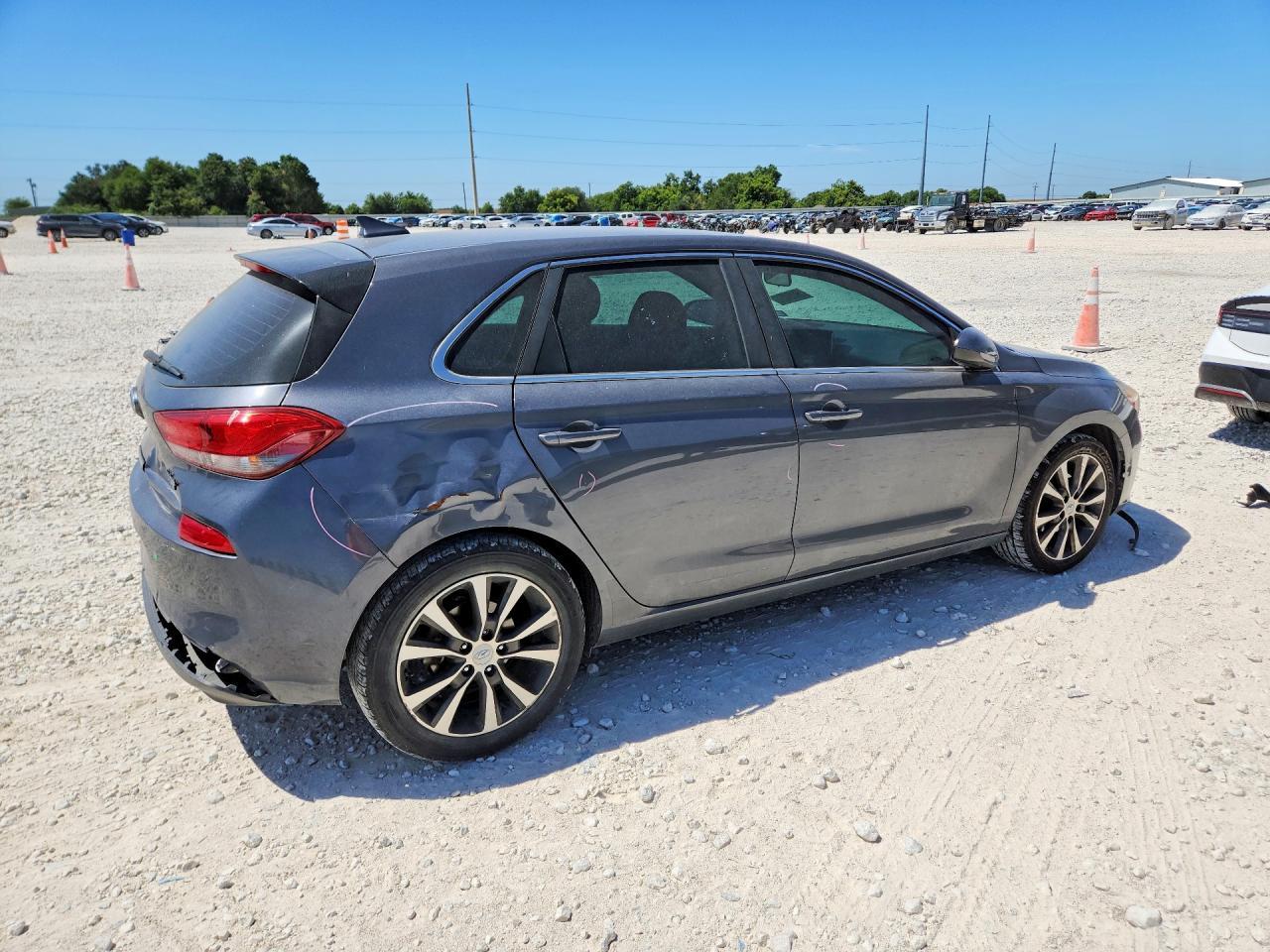 2018 Hyundai Elantra Gt Base - Фото 3