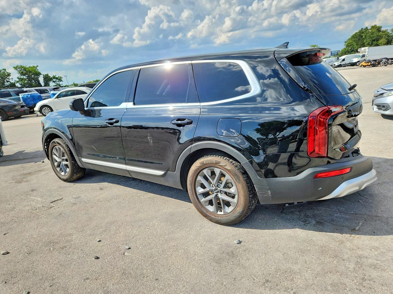 2024 Kia Telluride Lx - Image 2