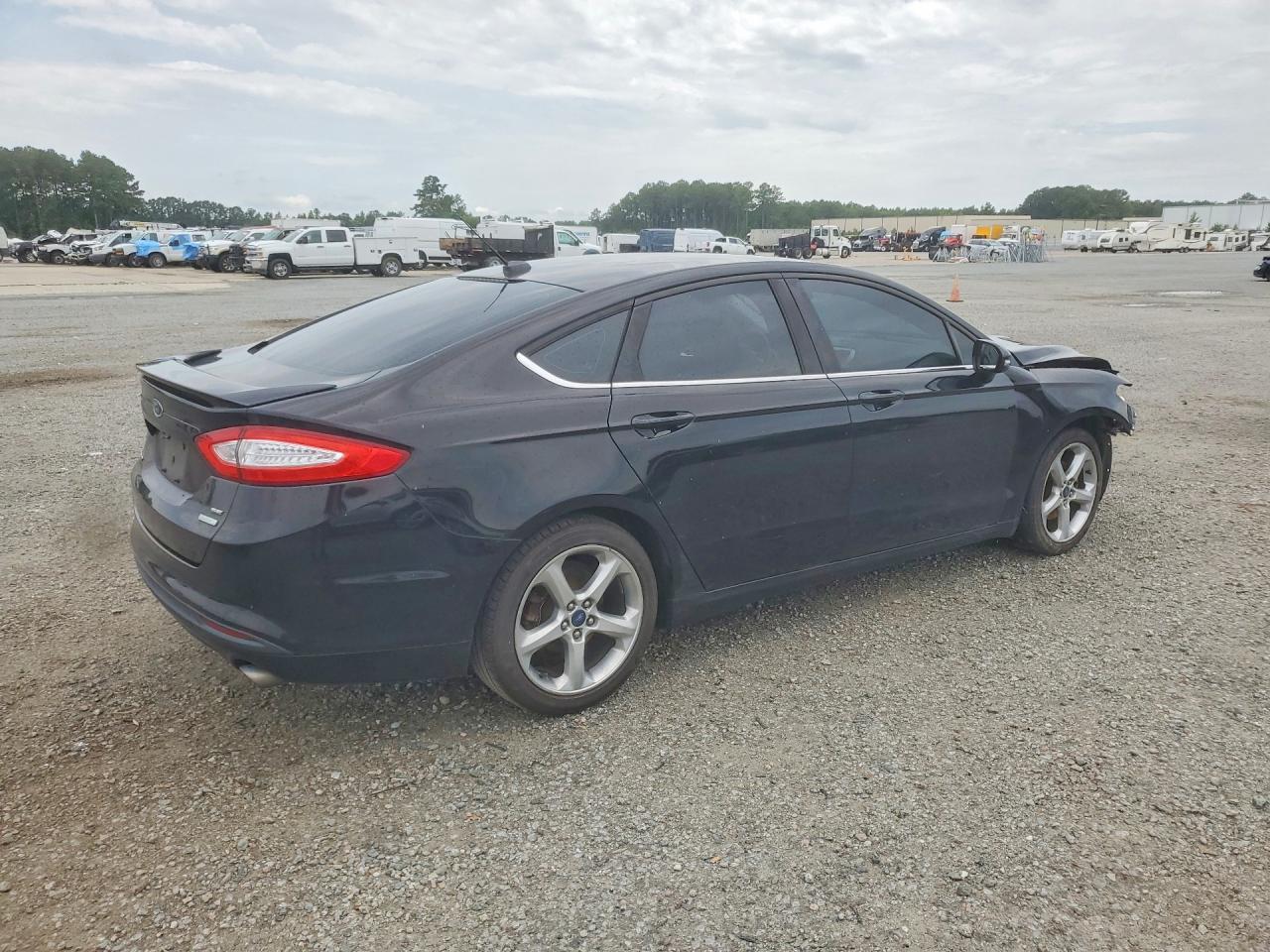 2016 Ford Fusion Se - Фото 3