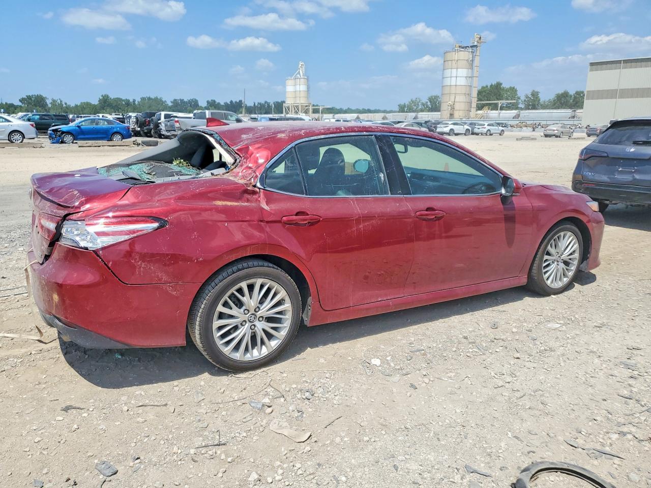 2019 Toyota Camry Xle - Image 3