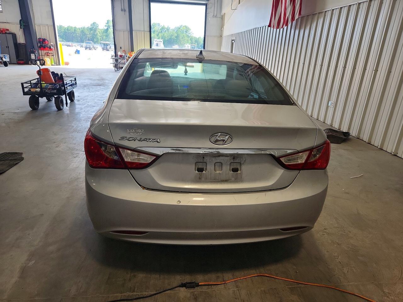 2011 Hyundai Sonata Gls - Image 6