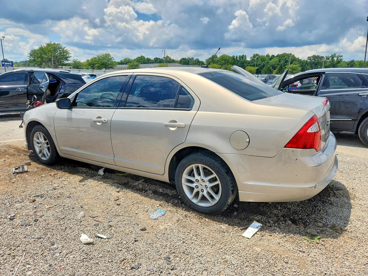 2010 Ford Fusion S - Image 2