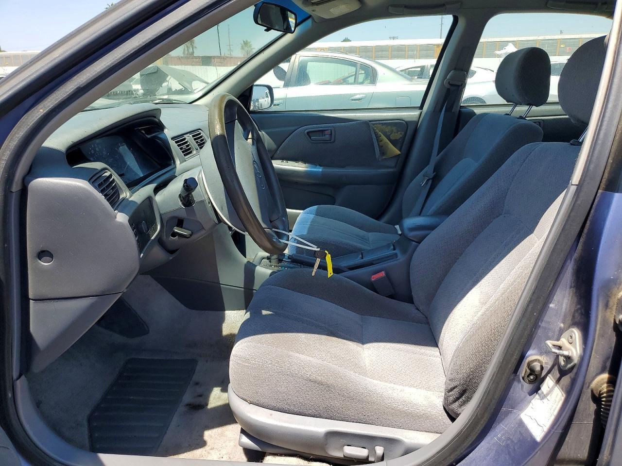 2000 Toyota Camry Le - Фото 7