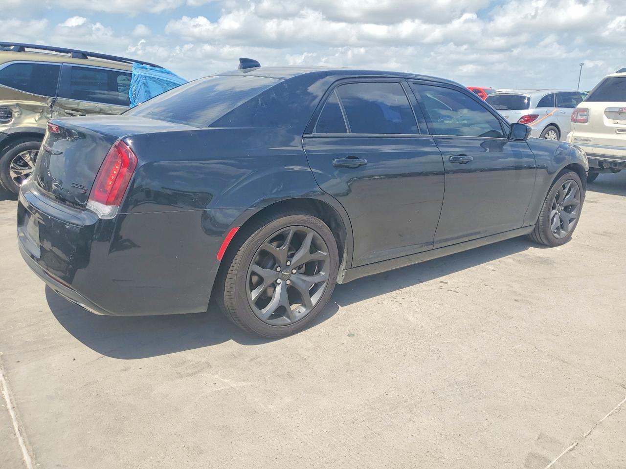 2022 Chrysler 300 S - Image 3