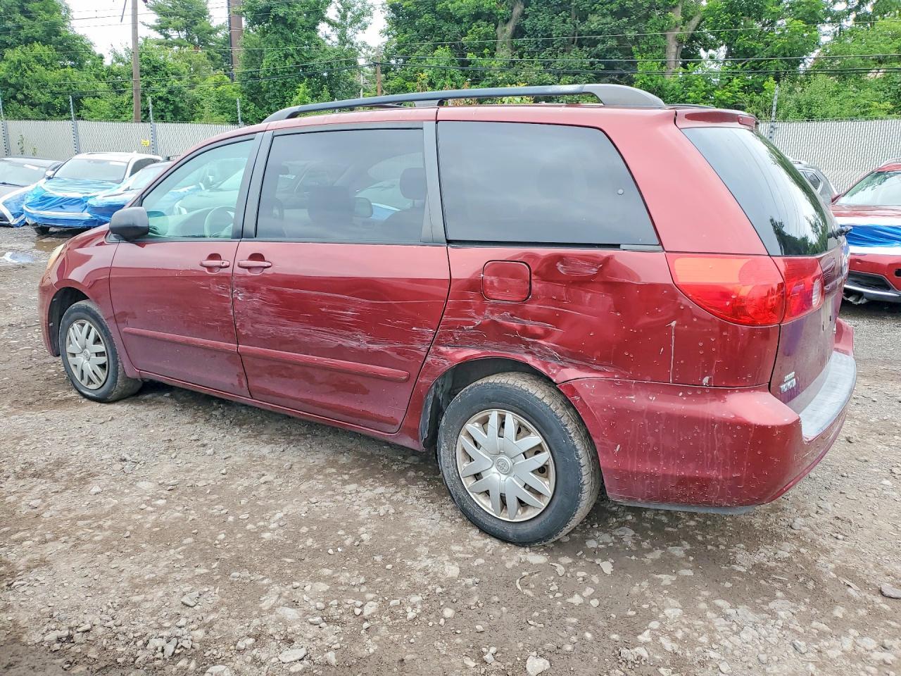 2007 Toyota Sienna Le 7-Passenger - Фото 2
