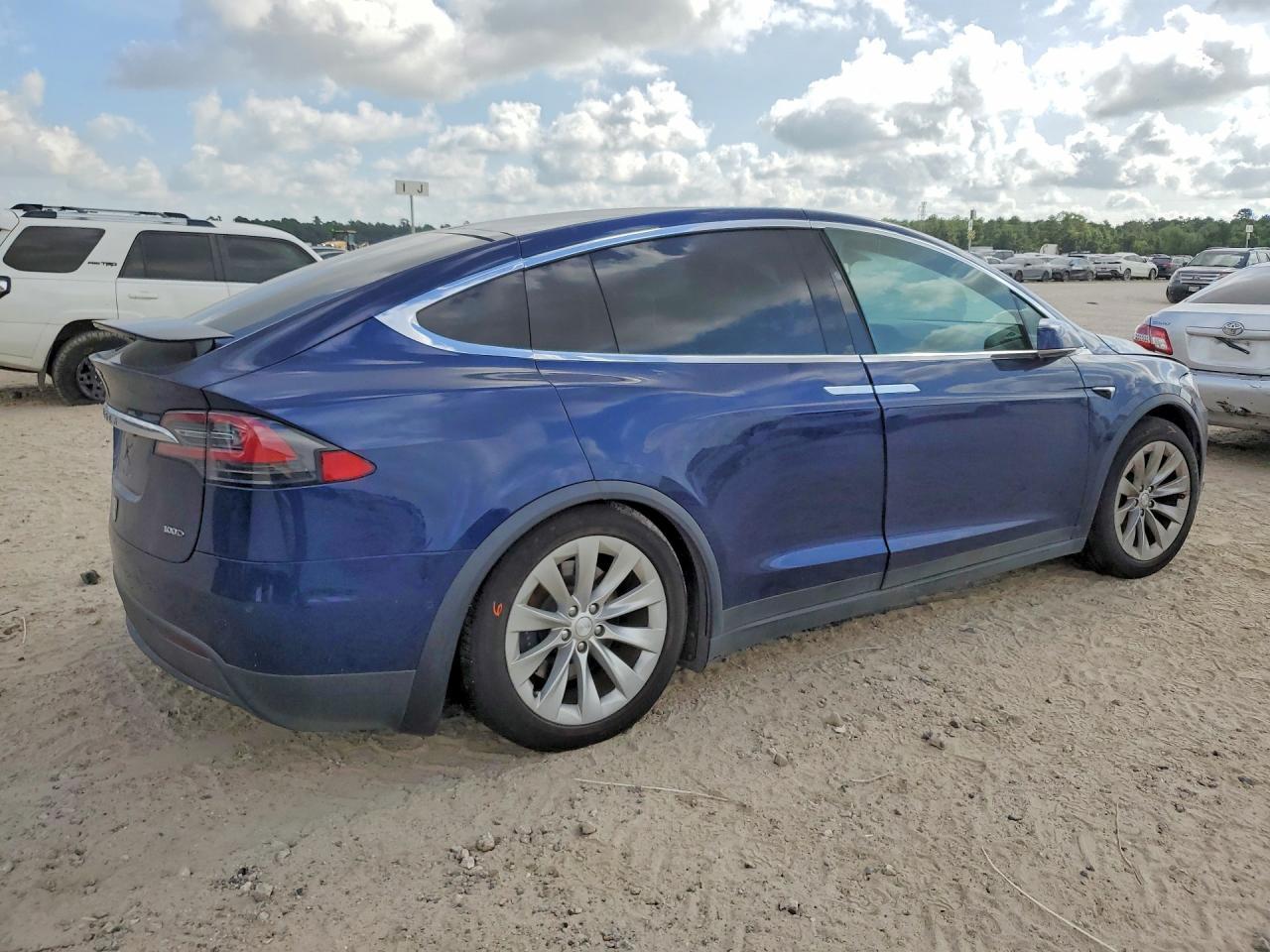 2018 Tesla Model X - Image 3
