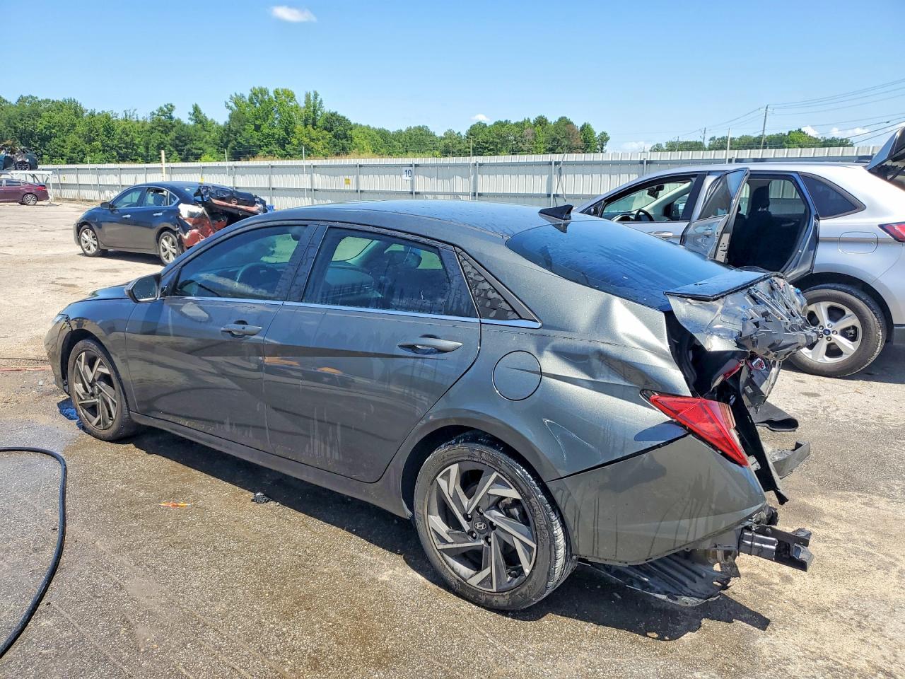 2024 Hyundai Elantra Sel - Фото 2