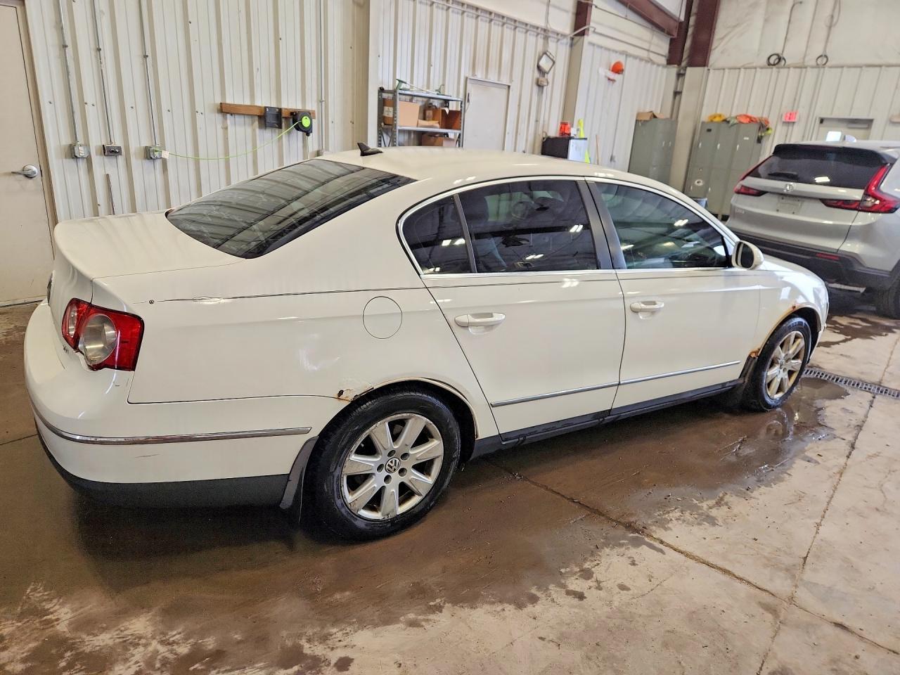 2007 Volkswagen Passat 2.0T - Фото 3