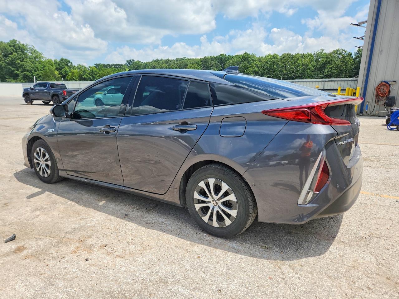 2020 Toyota Prius Prime Limited - Фото 2