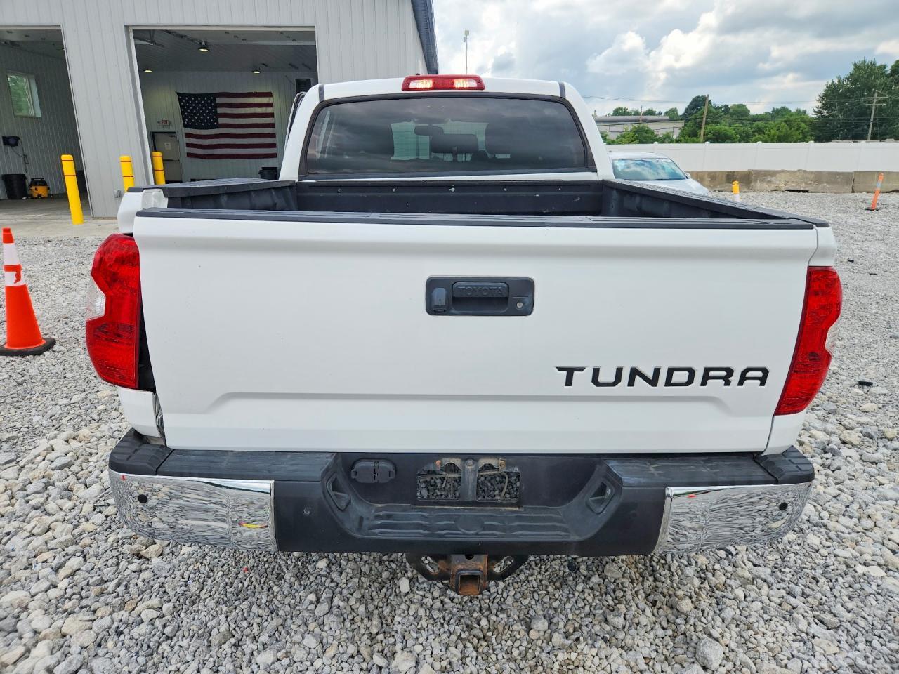 2017 Toyota Tundra Crewmax Limited - Фото 6