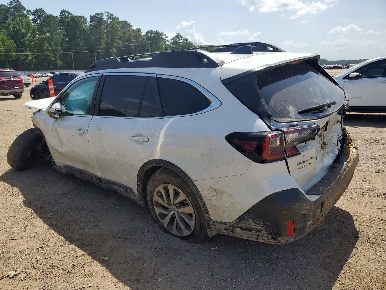2021 Subaru Outback Premium - Image 2