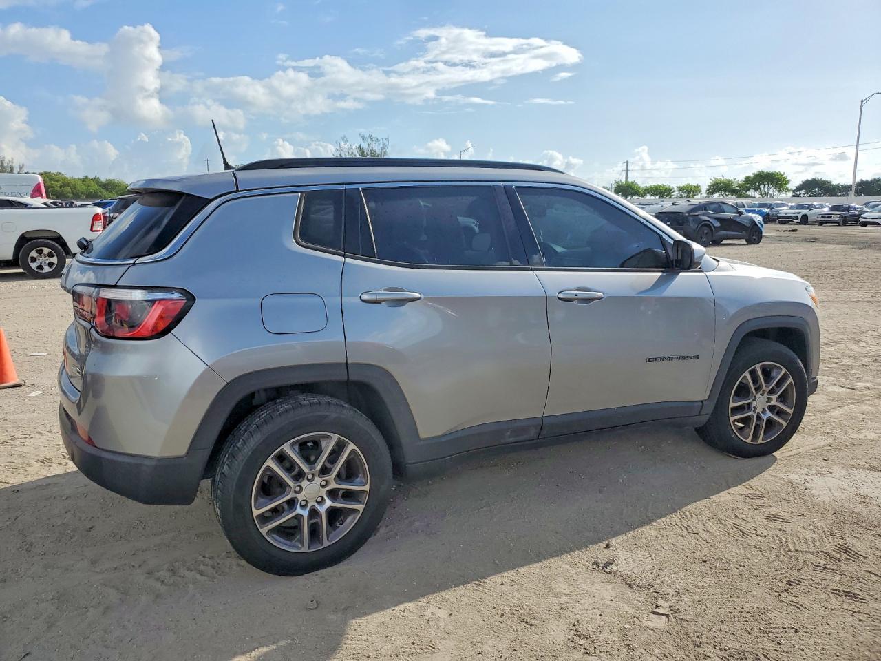 2018 Jeep Compass Latitude - Фото 3